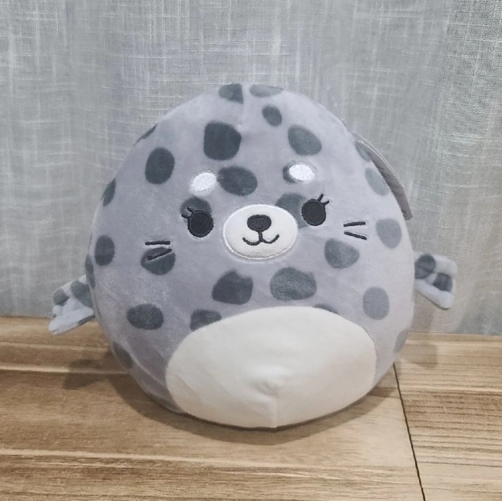 8" NWT Squishmallow Isis the Spotted Seal